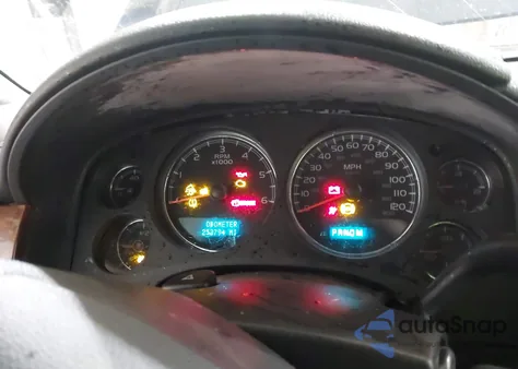 2010 Chevrolet Suburban 1500 Ltz z USA, uszkodzony, nr VIN 1GNUKKE3XAR132486